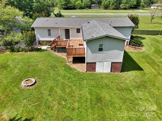 329 W Red Cross Road, Oakboro, NC 28129