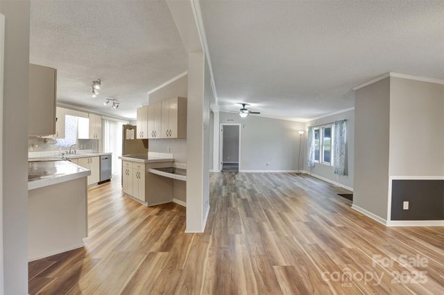 329 W Red Cross Road, Oakboro, NC 28129