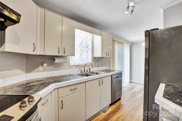 329 W Red Cross Road, Oakboro, NC 28129