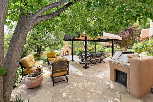 196 Circle Drive, Santa Fe, NM 87501