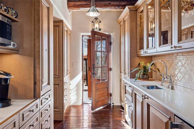 196 Circle Drive, Santa Fe, NM 87501