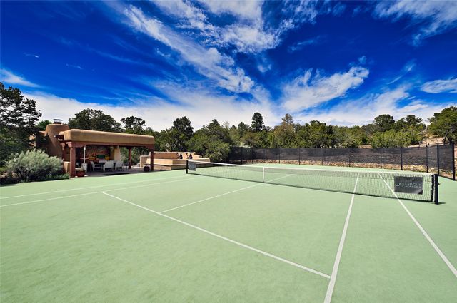 196 Circle Drive, Santa Fe, NM 87501