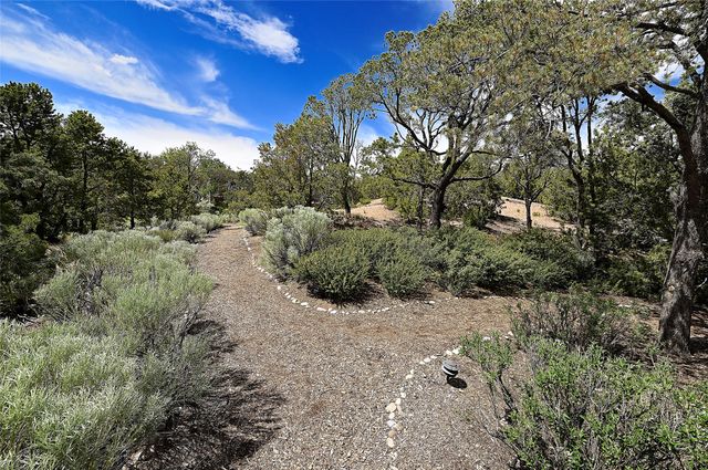 196 Circle Drive, Santa Fe, NM 87501