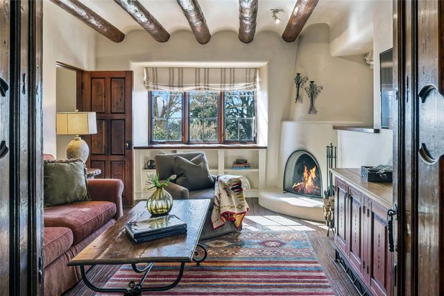 196 Circle Drive, Santa Fe, NM 87501