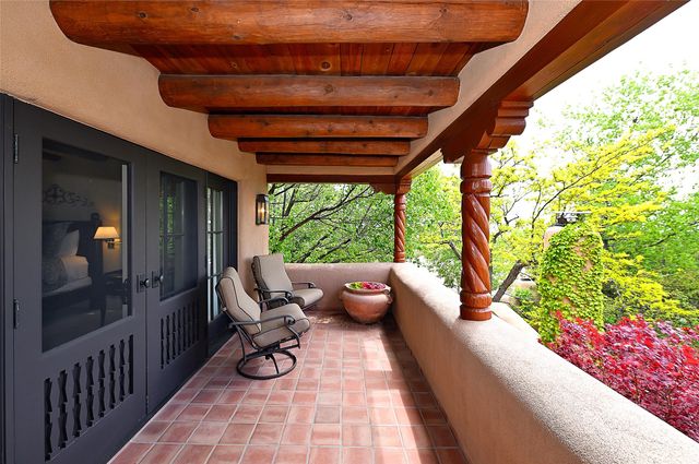 196 Circle Drive, Santa Fe, NM 87501