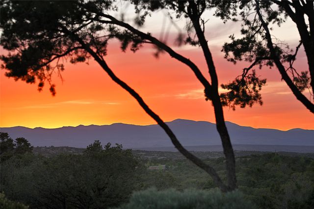 196 Circle Drive, Santa Fe, NM 87501