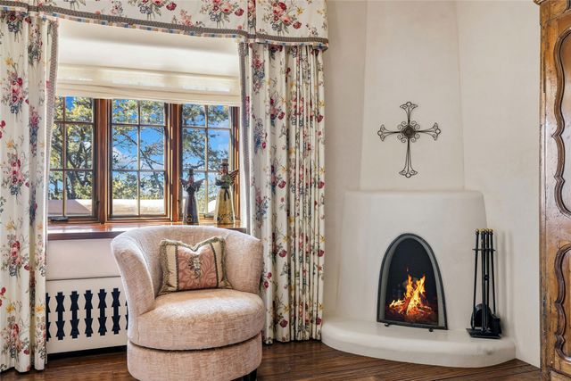 196 Circle Drive, Santa Fe, NM 87501