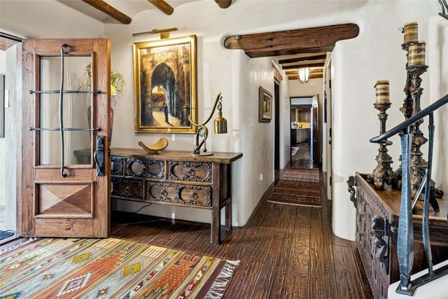 196 Circle Drive, Santa Fe, NM 87501