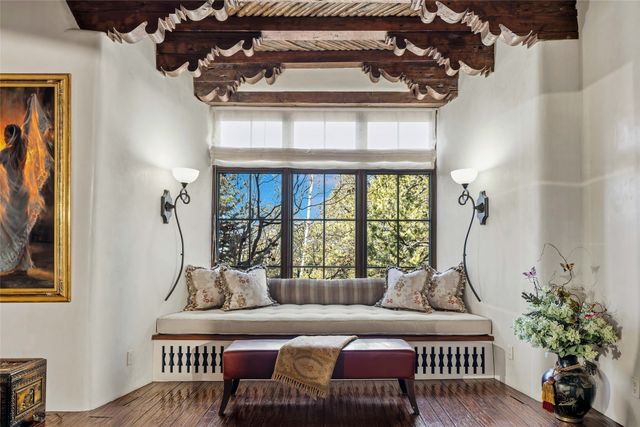 196 Circle Drive, Santa Fe, NM 87501