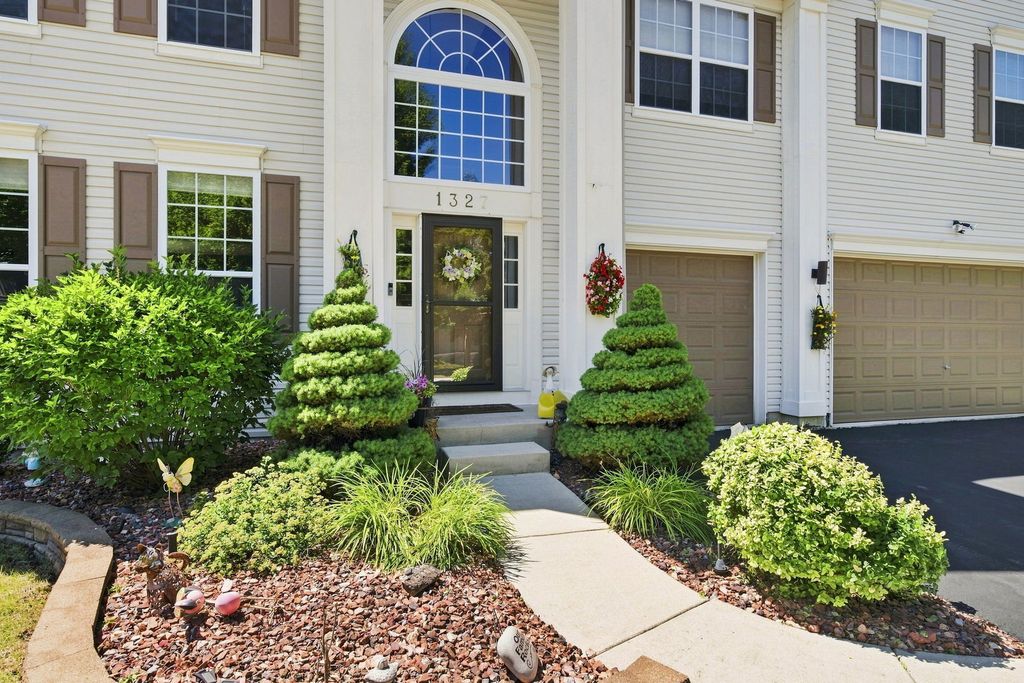 1327 Palisades Drive, Bolingbrook, IL 60490