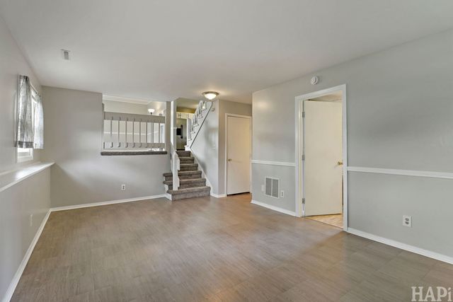 5014 W Greenbrier Drive, Mchenry, IL 60050