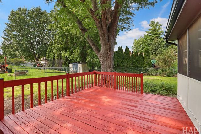5014 W Greenbrier Drive, Mchenry, IL 60050
