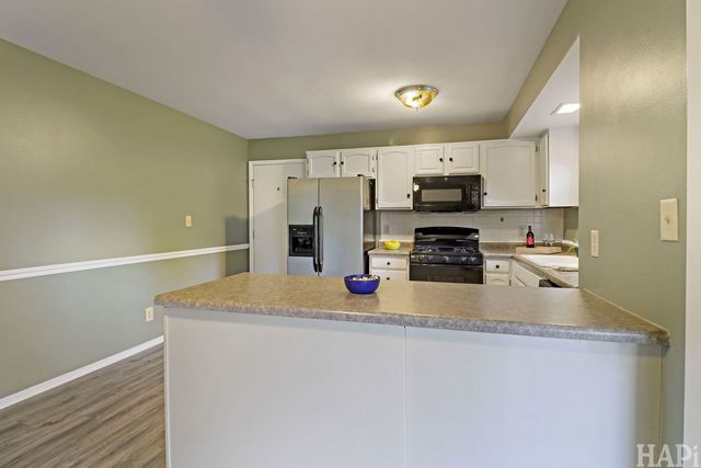 5014 W Greenbrier Drive, Mchenry, IL 60050