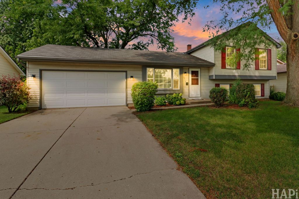 5014 W Greenbrier Drive, Mchenry, IL 60050