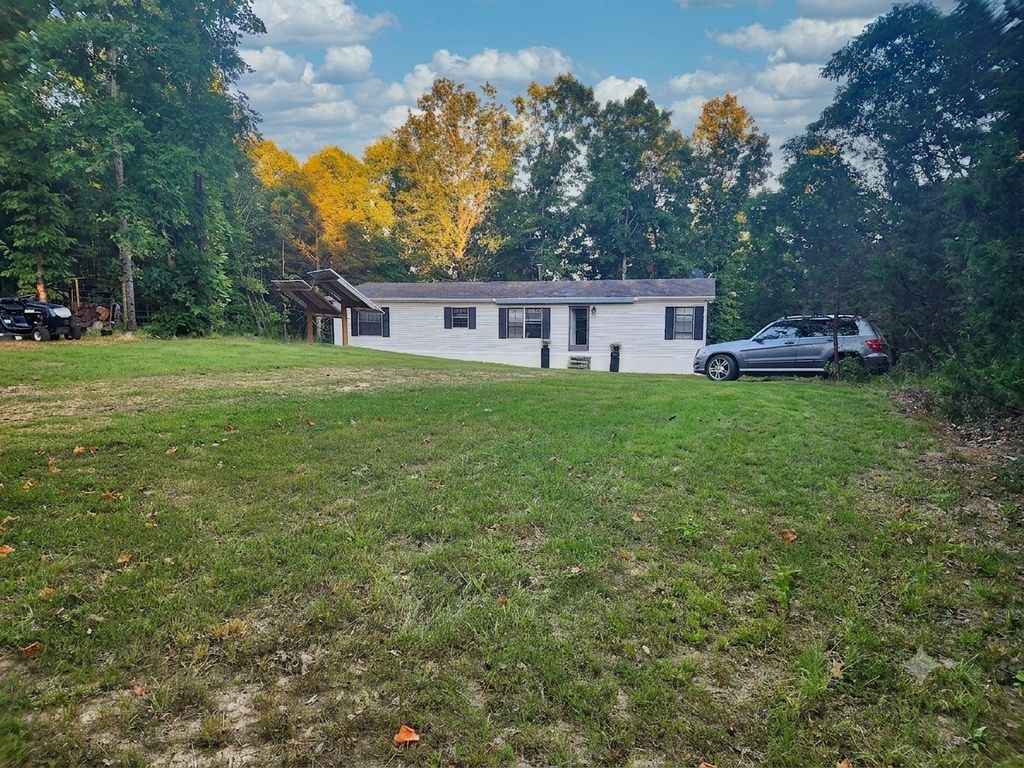1135 Cane Ridge Rd, Hohenwald, TN 38462