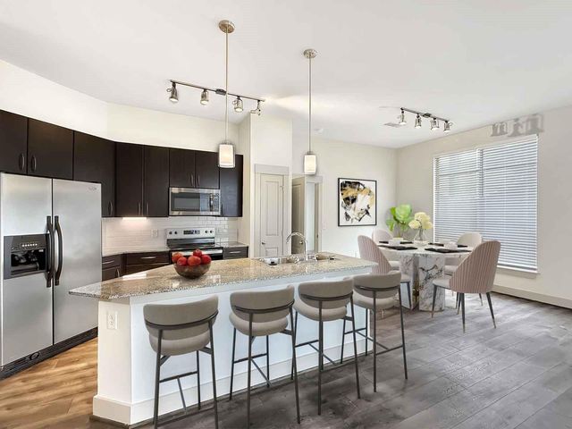 2525 S Voss Road 308, Houston, TX 77057