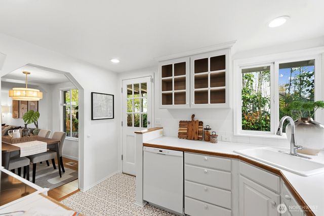 4107 SW Southern Street, Seattle, WA 98136