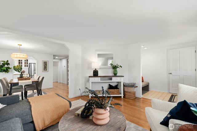 4107 SW Southern Street, Seattle, WA 98136