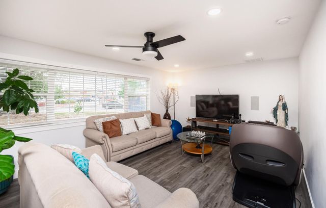 5641 Primrose Dr, Citrus Heights, CA 95610