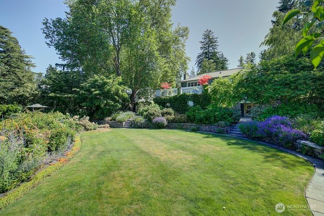 1645 Rambling Lane, Medina, WA 98039