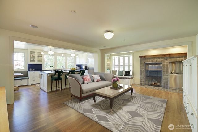 1645 Rambling Lane, Medina, WA 98039