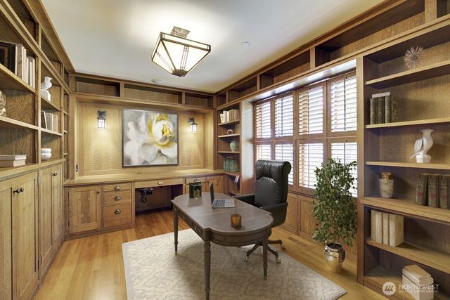 1645 Rambling Lane, Medina, WA 98039