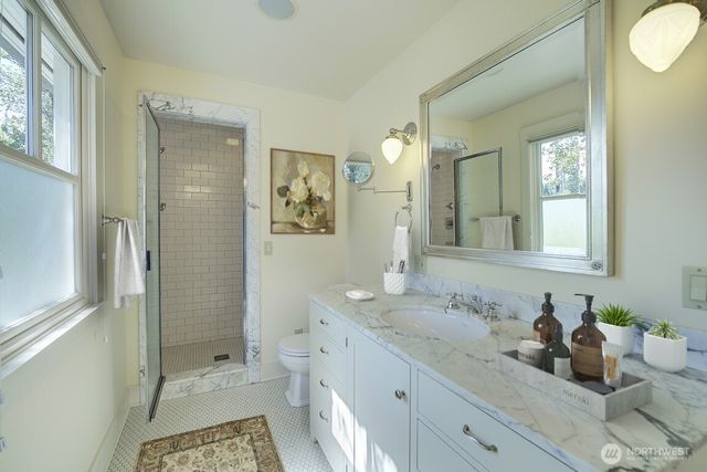 1645 Rambling Lane, Medina, WA 98039