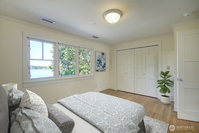 1645 Rambling Lane, Medina, WA 98039