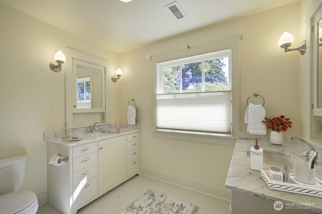 1645 Rambling Lane, Medina, WA 98039