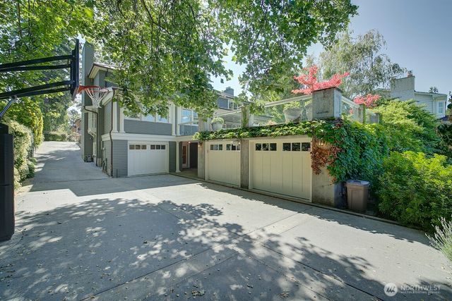 1645 Rambling Lane, Medina, WA 98039