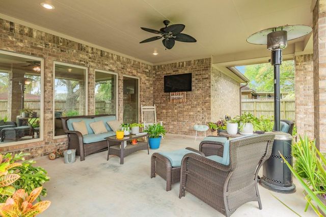 1008 S Belle Drive, Angleton, TX 77515