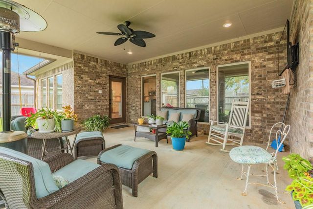 1008 S Belle Drive, Angleton, TX 77515