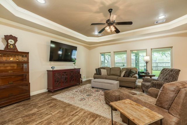 1008 S Belle Drive, Angleton, TX 77515