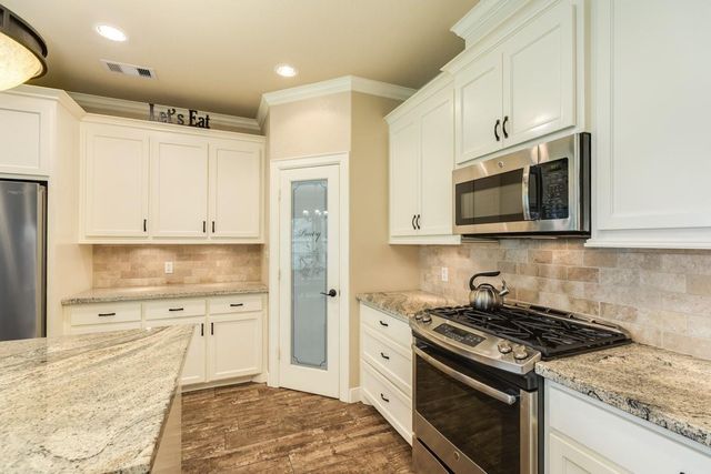 1008 S Belle Drive, Angleton, TX 77515