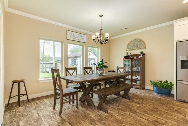 1008 S Belle Drive, Angleton, TX 77515