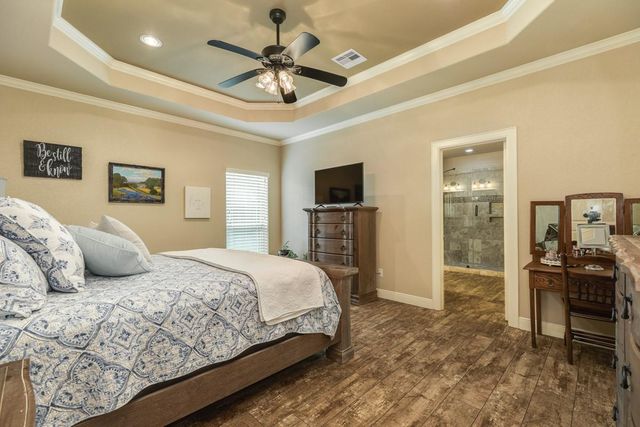 1008 S Belle Drive, Angleton, TX 77515