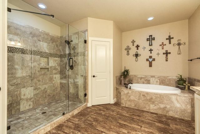 1008 S Belle Drive, Angleton, TX 77515