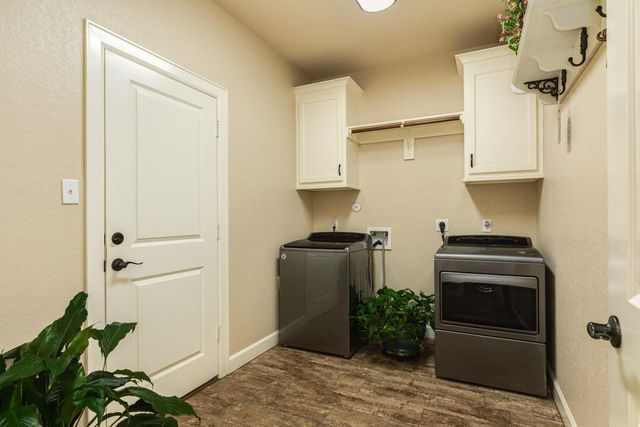 1008 S Belle Drive, Angleton, TX 77515