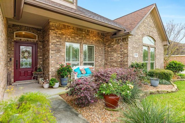 1008 S Belle Drive, Angleton, TX 77515
