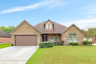 1008 S Belle Drive, Angleton, TX 77515