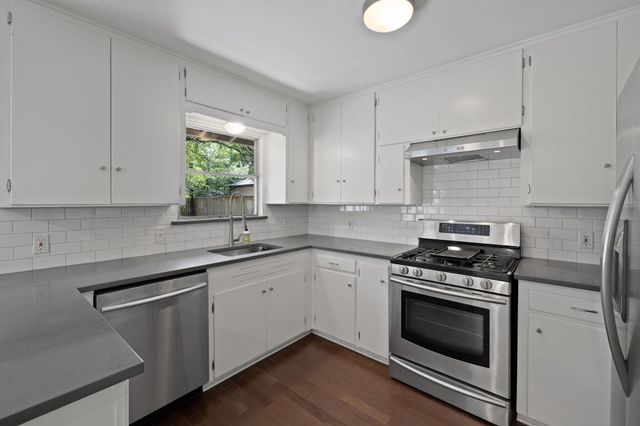 2015 Fair Oaks DR, Austin, TX 78745