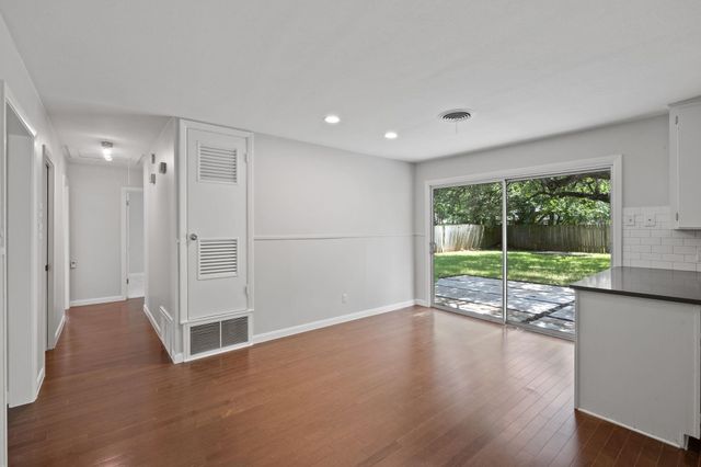 2015 Fair Oaks DR, Austin, TX 78745