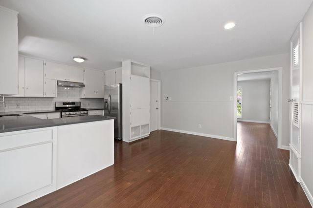 2015 Fair Oaks DR, Austin, TX 78745