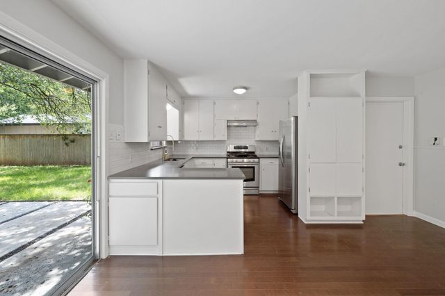 2015 Fair Oaks DR, Austin, TX 78745