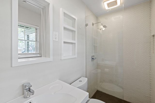 2015 Fair Oaks DR, Austin, TX 78745
