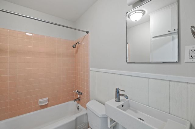 2015 Fair Oaks DR, Austin, TX 78745