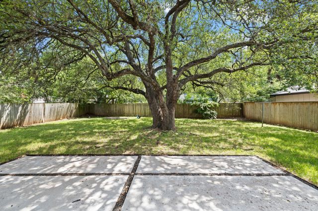 2015 Fair Oaks DR, Austin, TX 78745