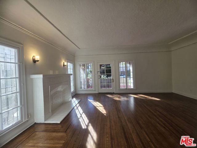 1022 S Cloverdale Avenue, Los Angeles, CA 90019