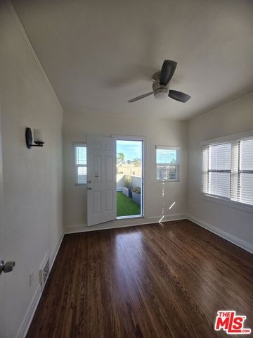 1022 S Cloverdale Avenue, Los Angeles, CA 90019