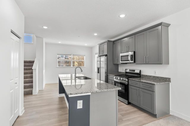 3141 Clover Ridge Drive, Chaska, MN 55318